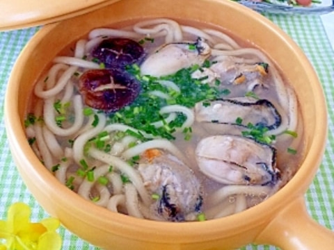 塩麹と牡蠣の濃厚スープ☆飲み干せる鍋焼きうどん